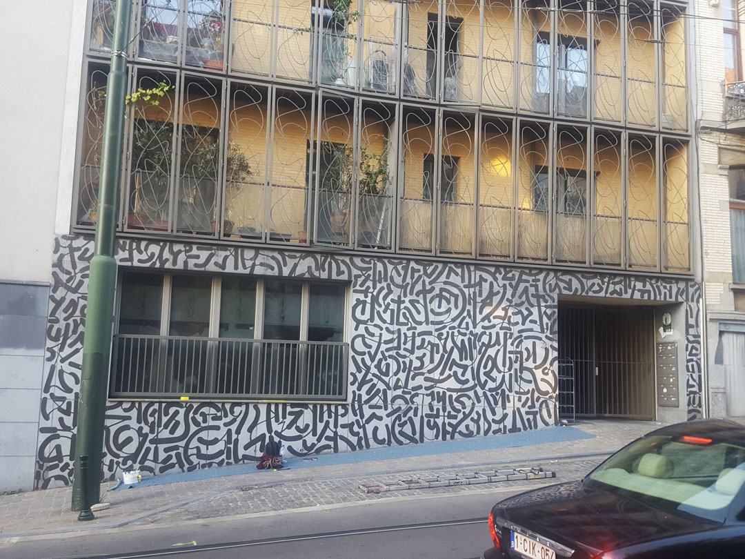 https://www.propaganza.be/wp-content/uploads/2020/02/coordination-fresque-_-artiste-PAROLE-_-commune-dIxelles.jpg